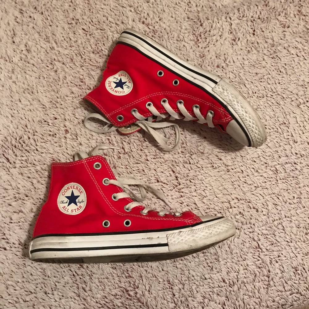 Red converse :)